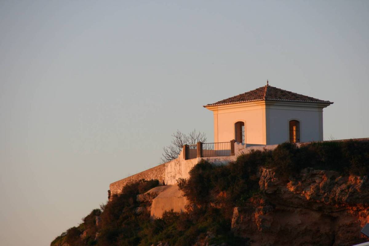 Ferragudo Village Walk With Glass Of Wine