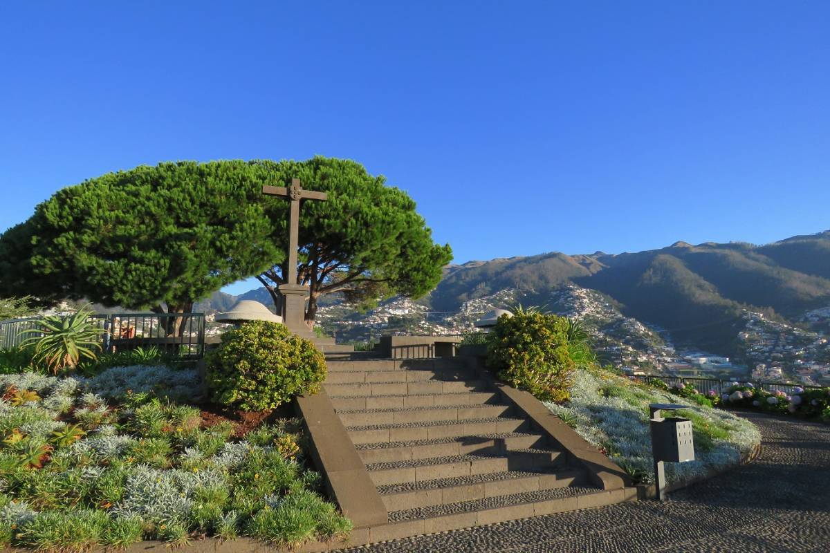 Nun's Valley And Madeira Peaks
