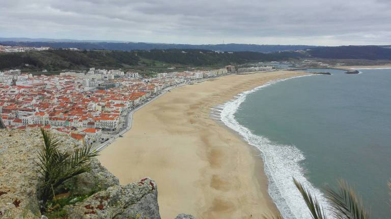 Transfer From Lisbon To Oporto Stopping In Óbidos, Nazaré And Aveiro ...