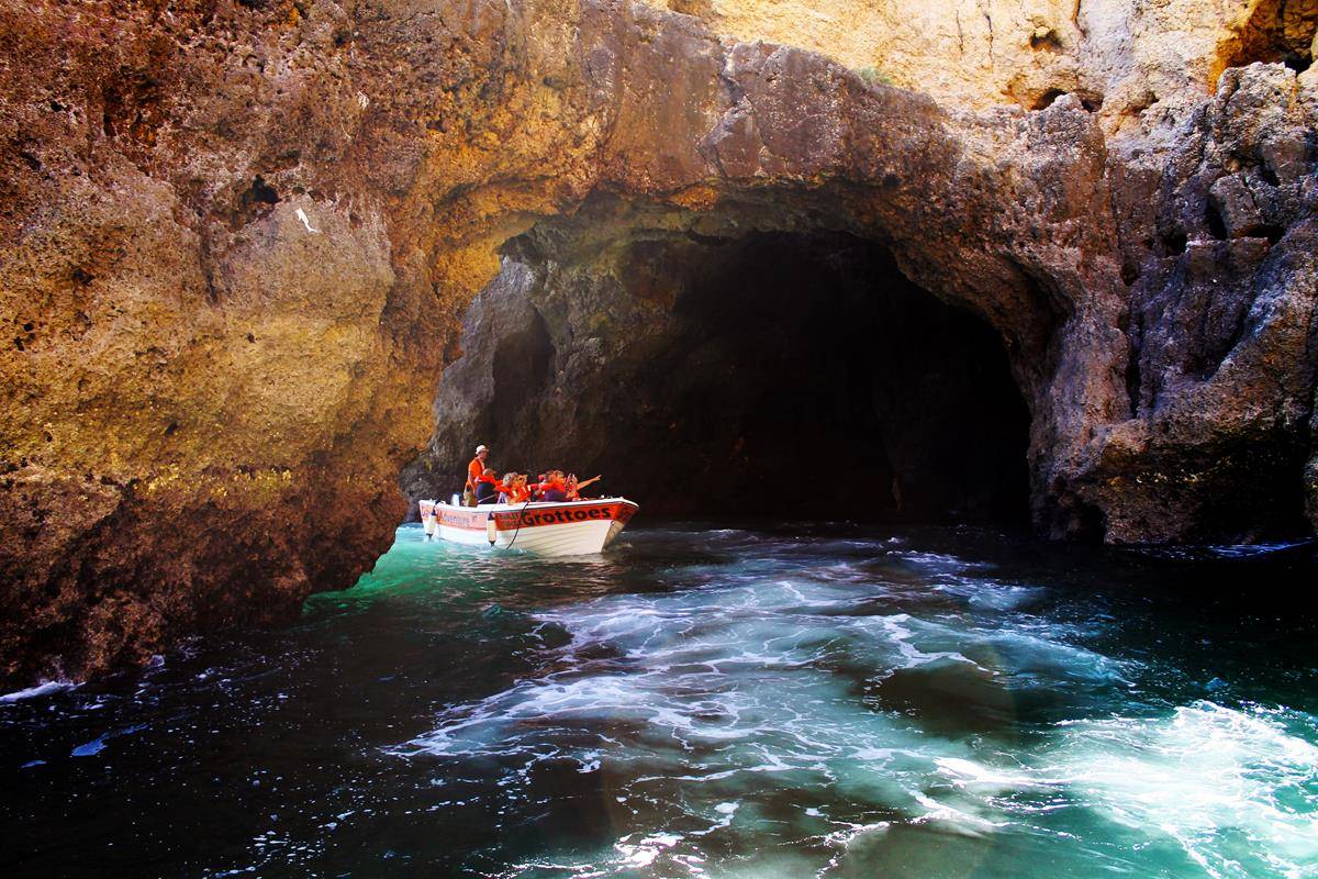 Trip To The Caves Of Ponta Da Piedade
