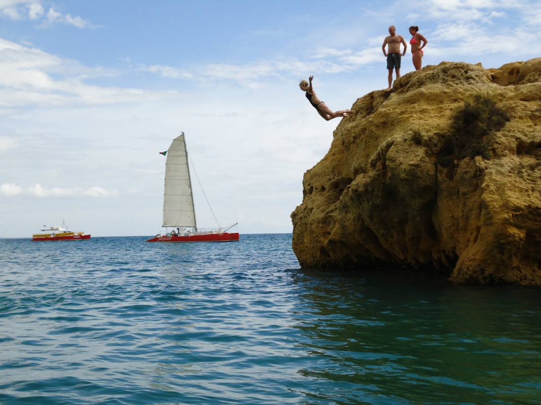 Sailing cruise