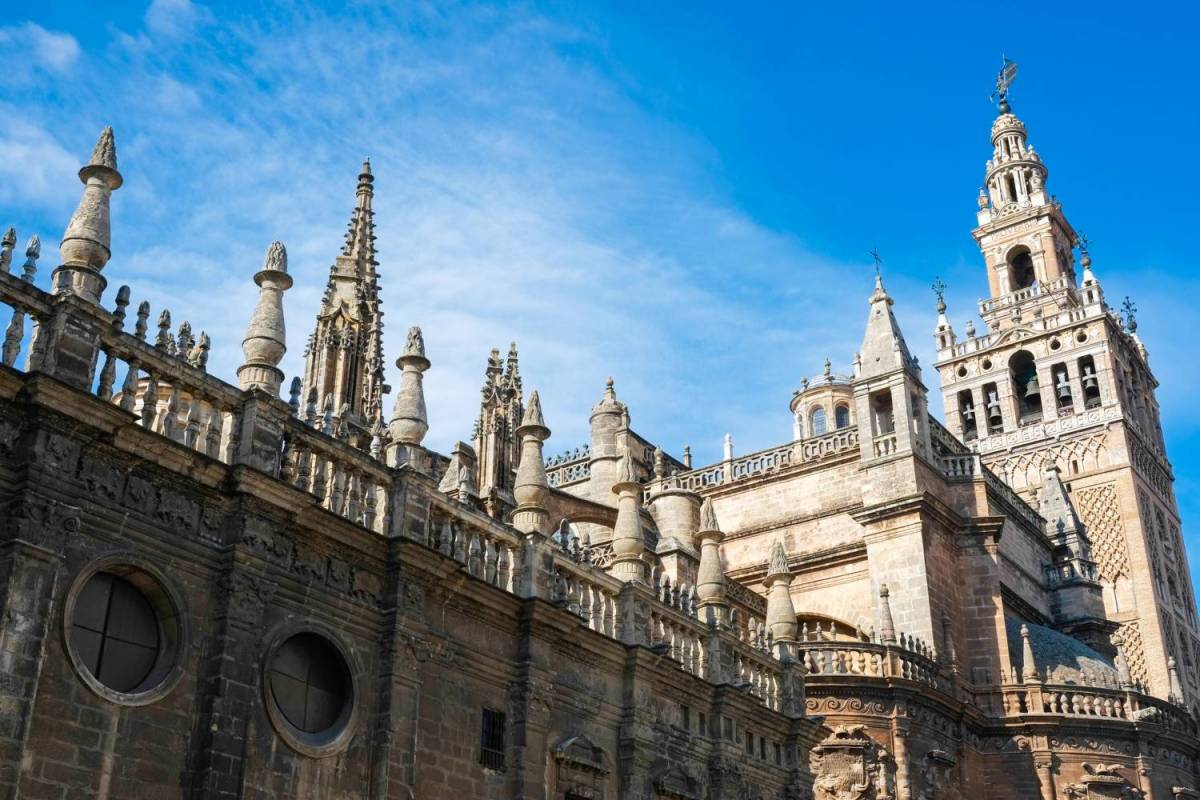 Super Combo: Alcazar And Cathedral Of Seville In One Day | experitour.com1200 x 800