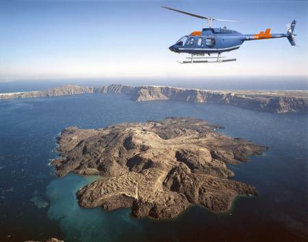 20 Minuten Mit Dem Hubschrauber In Santorini