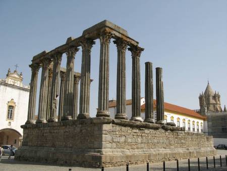 Römischer Tempel von Évora