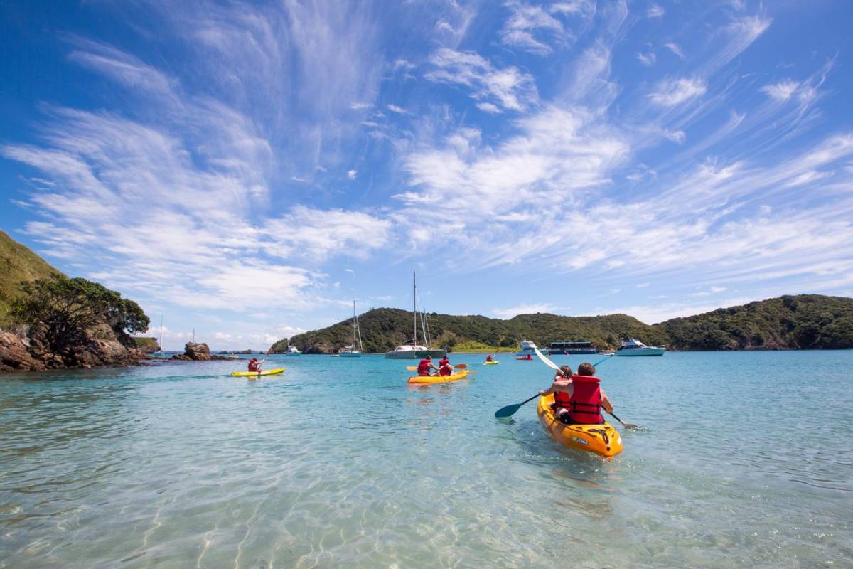 The Rock Adventure Day Cruise - Paihia, New Zealand | experitour.com