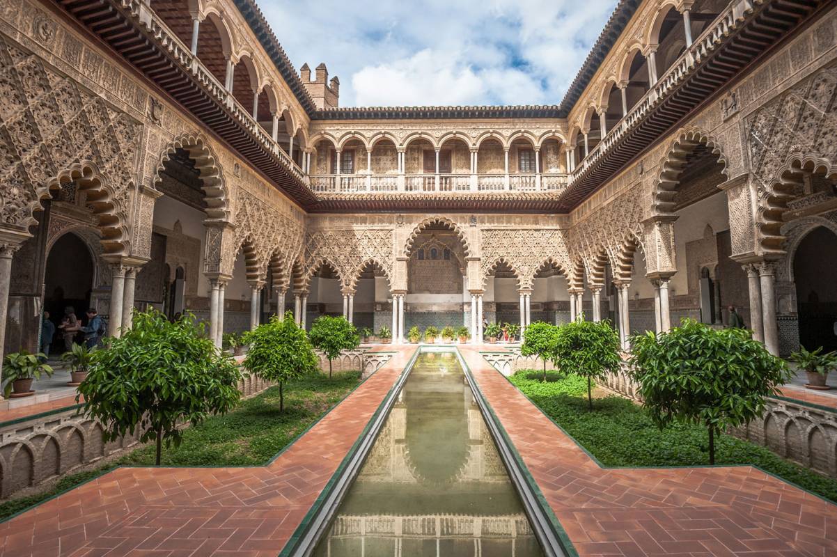 Visite Anglaise À L'intérieur De L'alcazar Et De La Cathédrale En