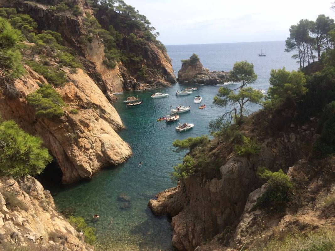 Hiking Tour To Costa Brava Coast Path Tossa De Mar | experitour.com