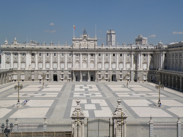 Madrid S Royal Palace And El Retiro Park Guided Tour Experitour Com