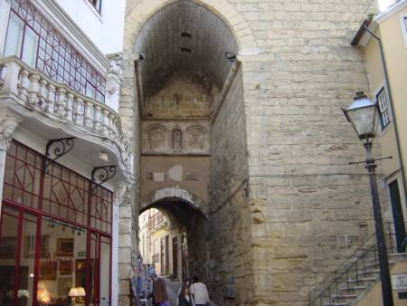 Arch of Almedina