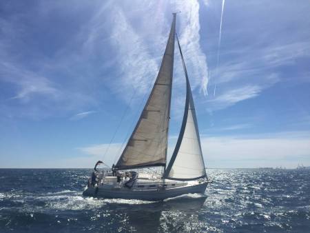 Barcelona: Private 3-Stündige Segelboot-Tour