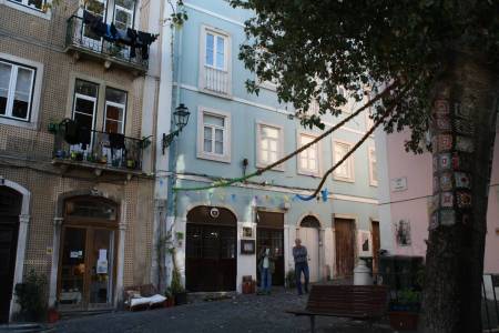 Visita Guiada Ao Bairro Da Mouraria. Lisboa A Pé.