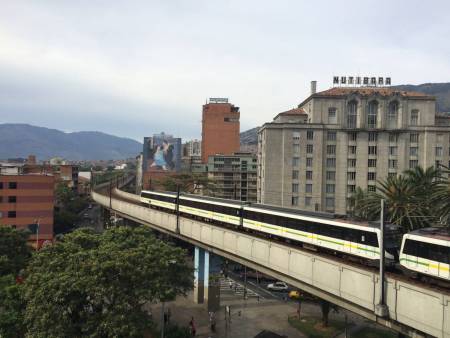 Tour De Meio Dia No Metrô De Medellín