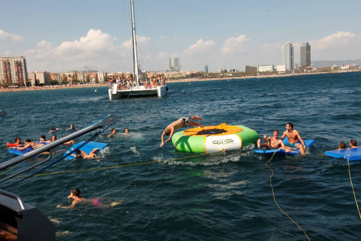catamaran boat party barcelona