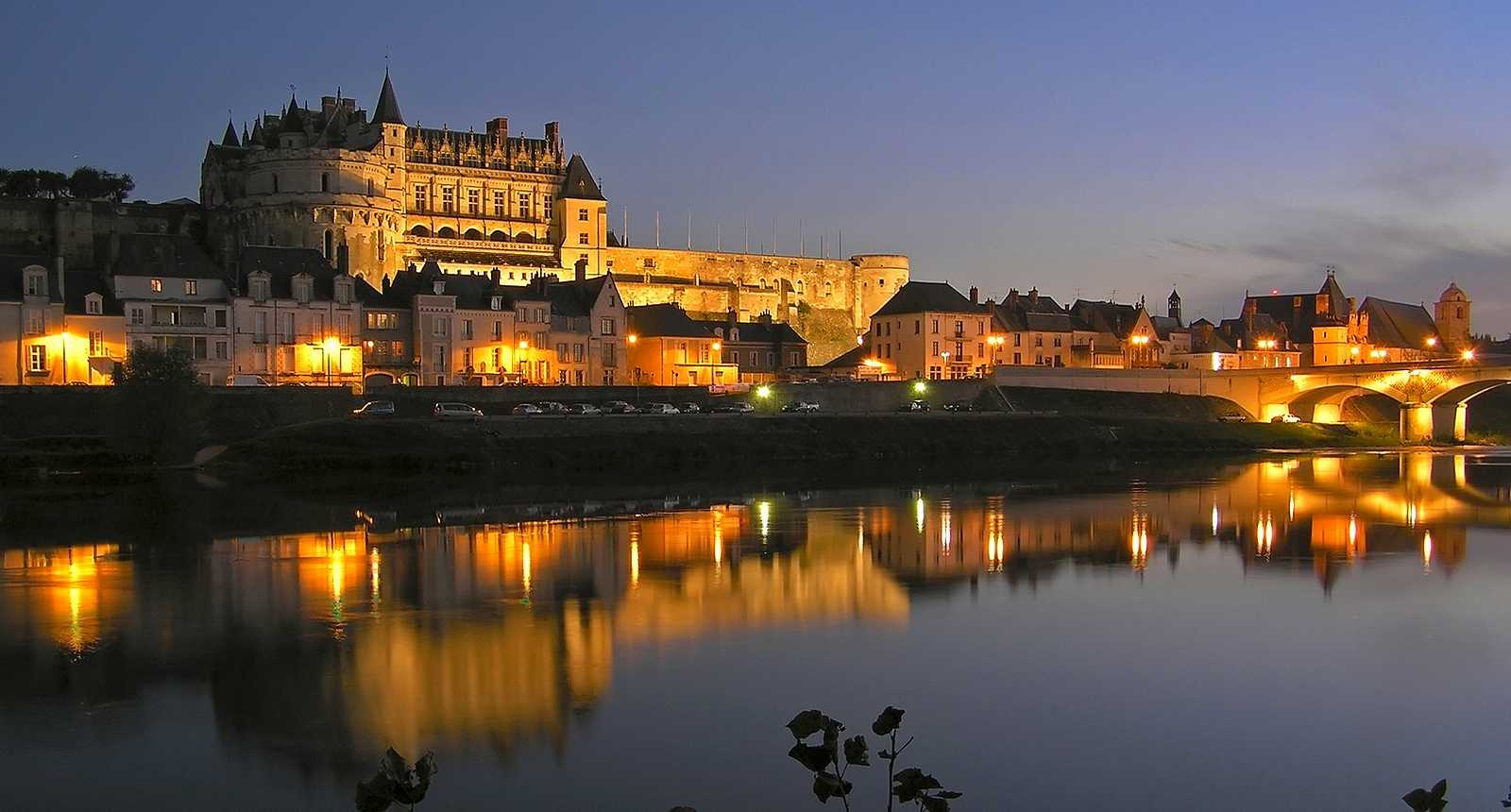 time from tours to amboise
