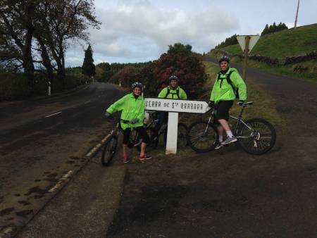 Descida Da Serra De Santa Bárbara De Bicicleta Até Angra Do Heroísmo, Ilha Terceira