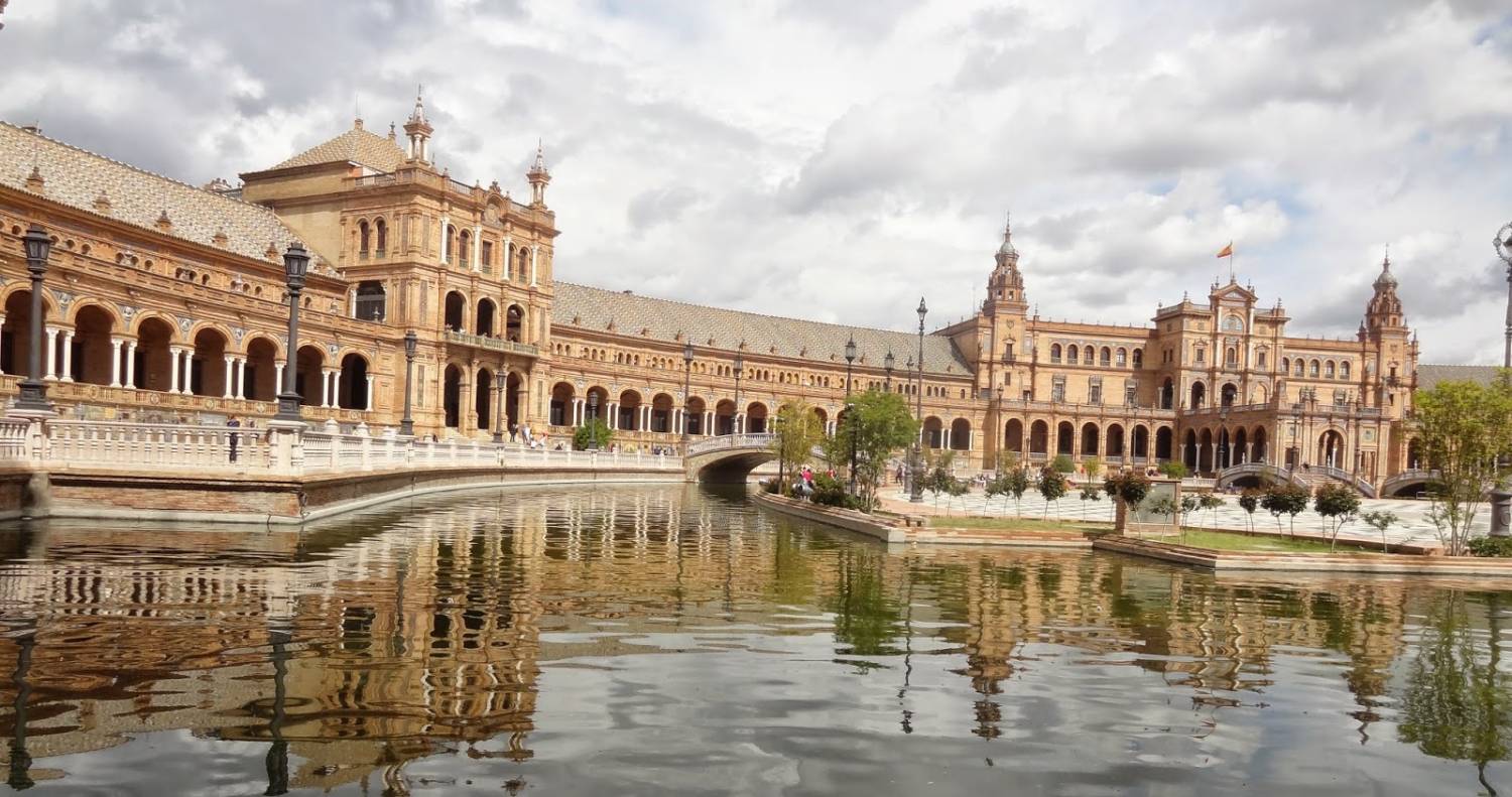 Private transfer from Olhão to Seville