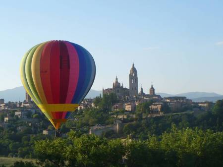 Passeio De Balão Em Segovia Com Cava E Pequeno-Almoço