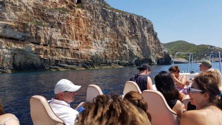 Excursion En Bateau À La Grotte Bleue Et Cinq Îles Au Départ De Split