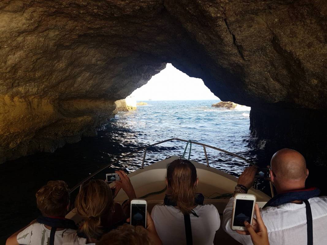 Visit To The Caves Between Portimão And Benagil