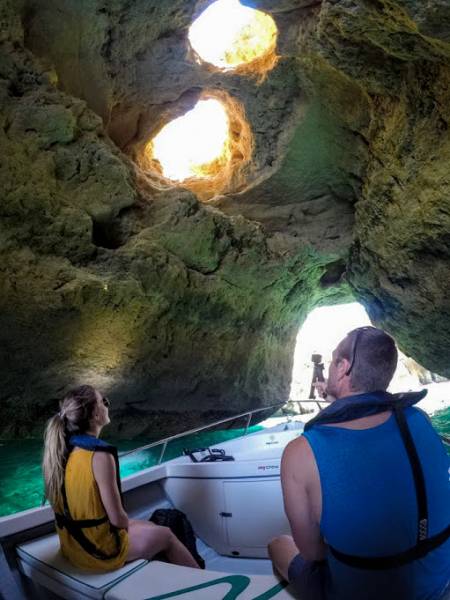 Excursion En Bateau Dans Les Grottes Et La Côte De L’algarve – De Portimão À Benagil