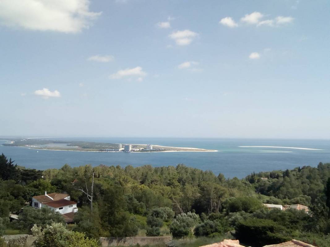 Transfer Lisbon Airport - Setubal Troia