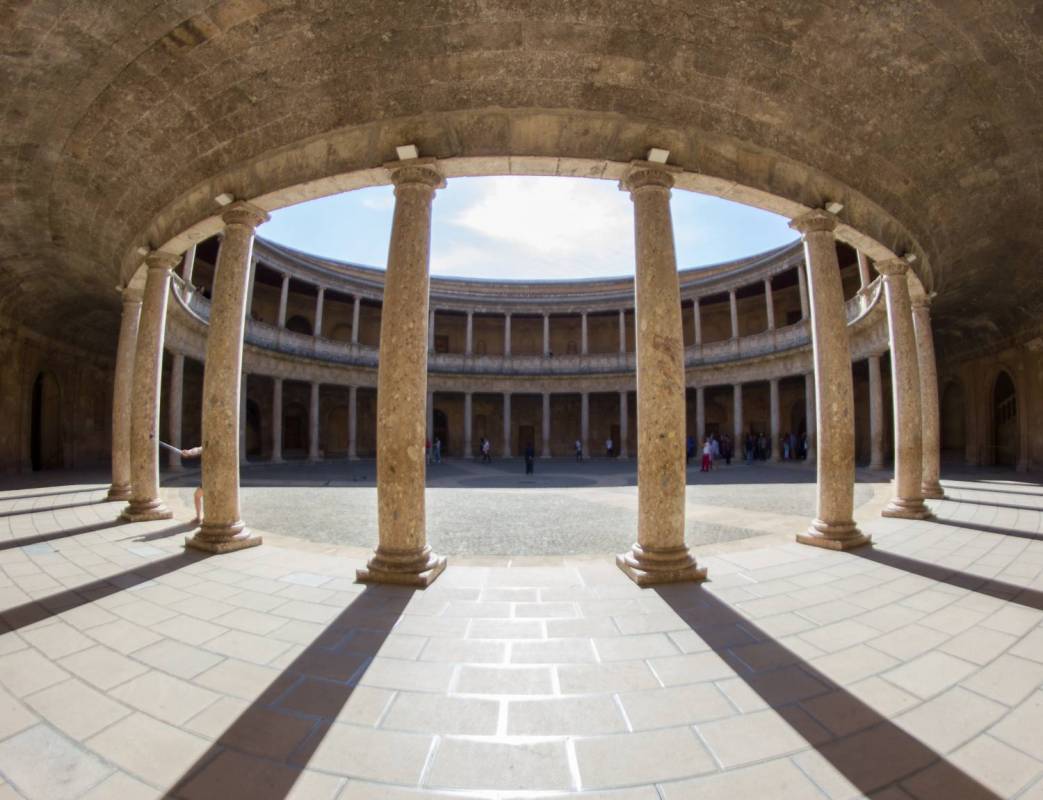 Alhambra and Generalife Ticket With Audio Guide In 12 Languages