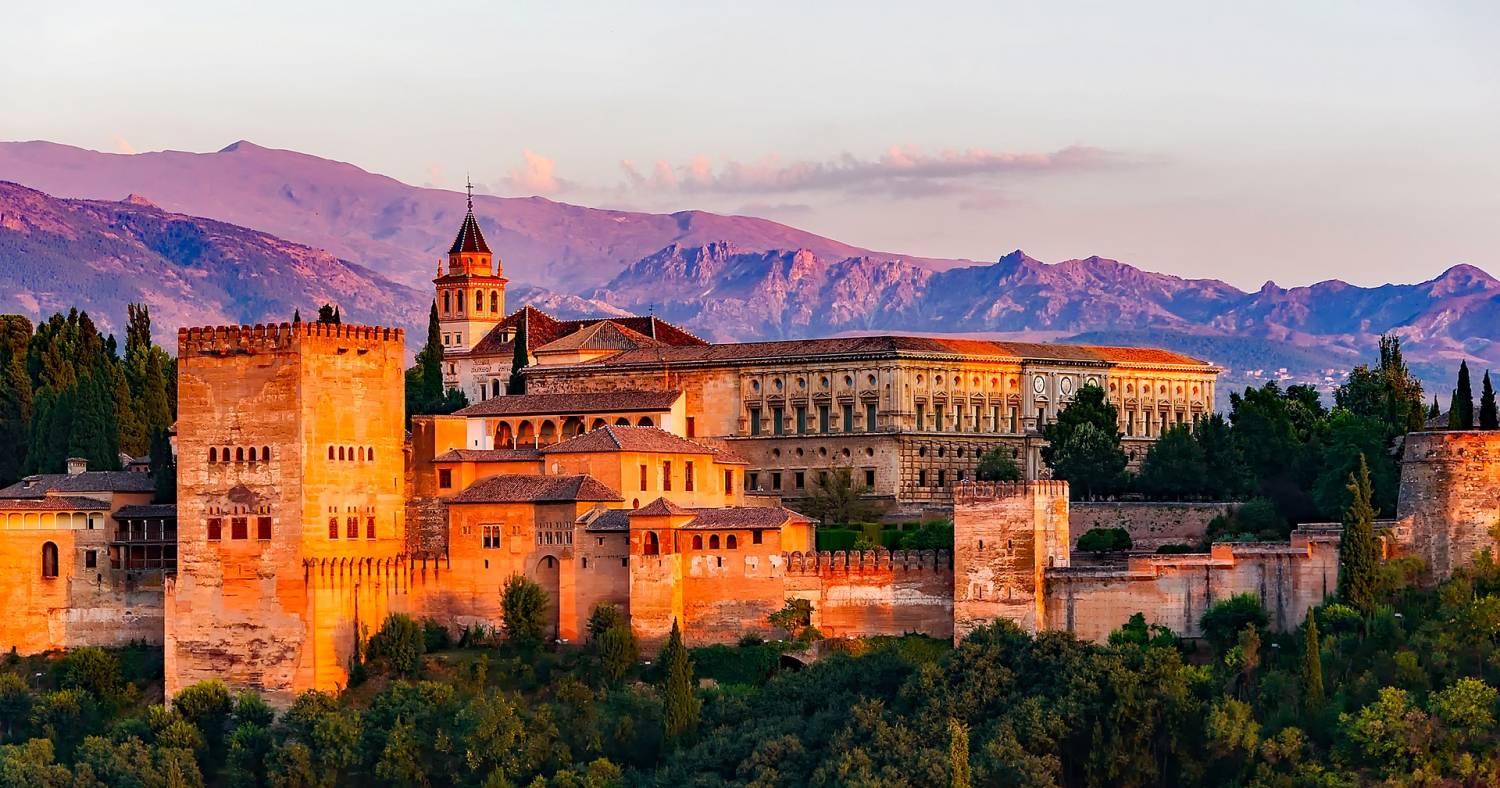Alhambra and Generalife Ticket With Audio Guide In 12 Languages