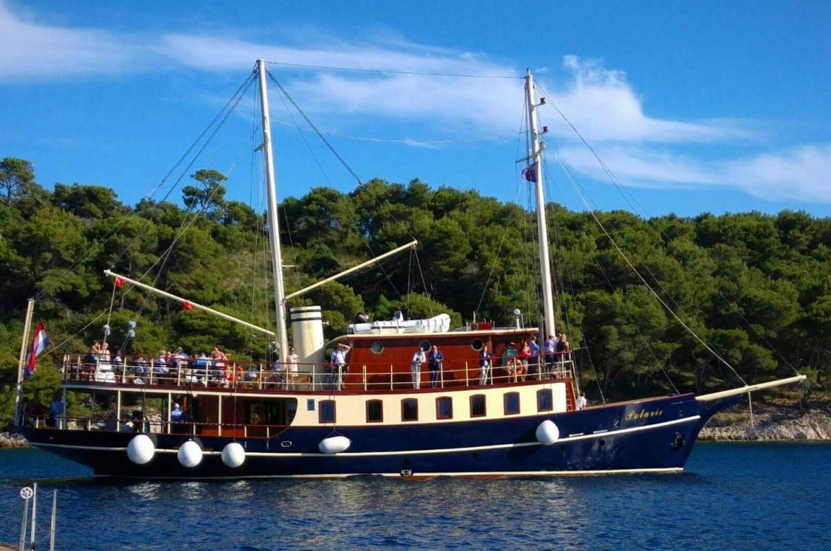 From Split: Full Day Cruise To Brač & Šolta Islands With Lunch