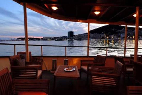 From Split: Full Day Cruise To Brač & Šolta Islands With Lunch