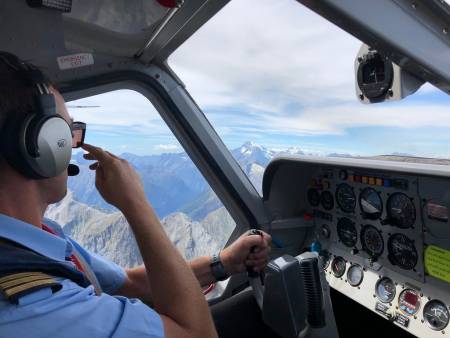 Queenstown: Scenic Flight Over Milford Sound