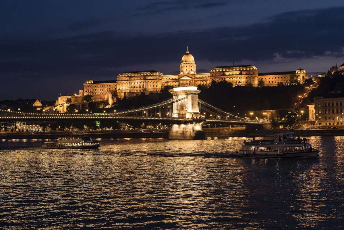 Budapest: Late Night Dinner & Cruise On The Danube River