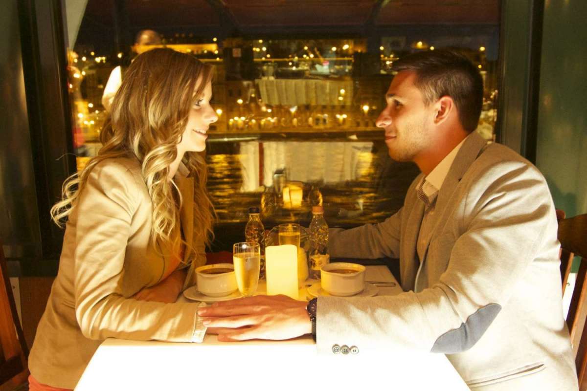 Budapest: Late Night Dinner & Cruise On The Danube River