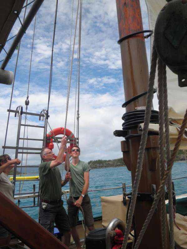 All Inclusive Full-Day Tour On Sailing Vessel To The Whitsunday Islands With Snorkelling