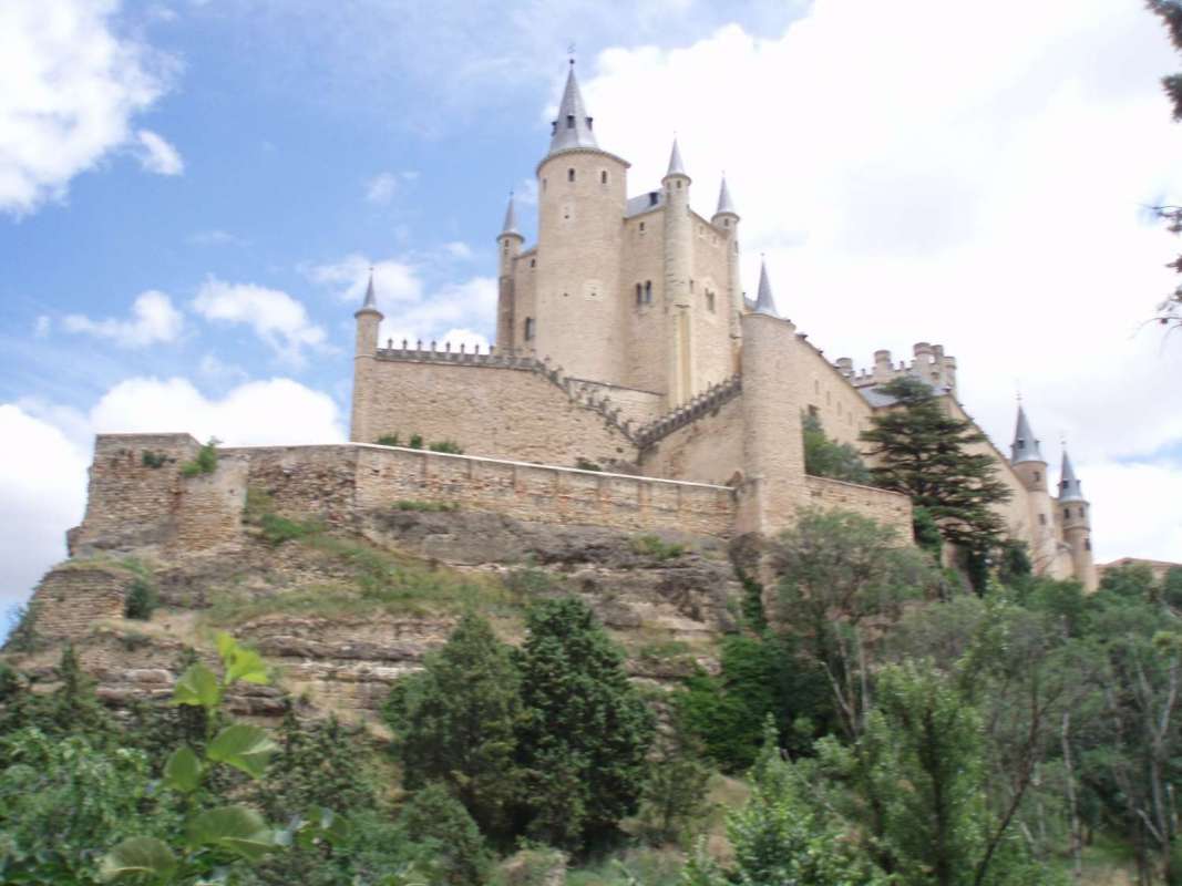 From Madrid: Day Tour To Segovia By Luxury Bus With Guided Walking Tour