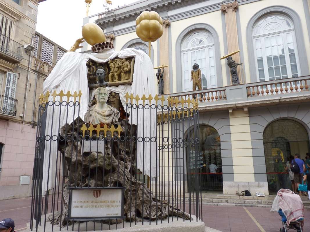 Full Day Tour To Girona And Dalí's Figueres Starting From Barcelona