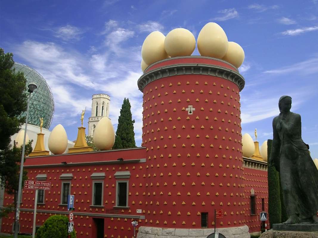From Barcelona: Full-Day Trip To Girona, Figueres And Dali Museum