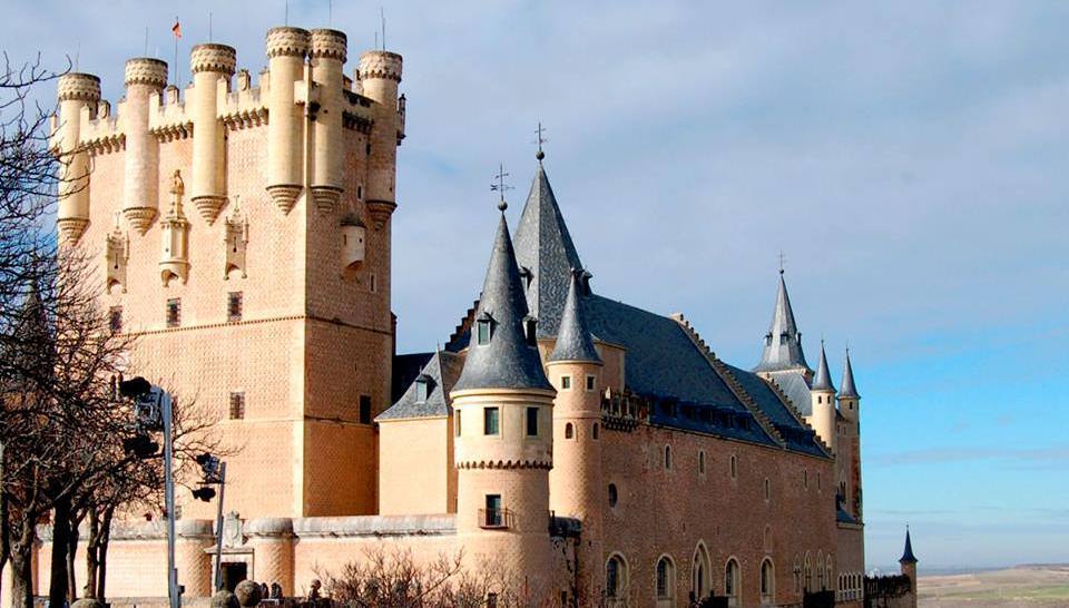 From Madrid: Day Tour To Segovia By Luxury Bus With Guided Walking Tour