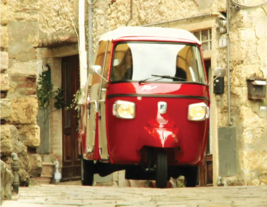 Visit The Chianti Region On Board Of The Original Piaggio Ape Calessino