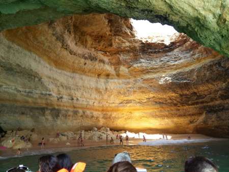 De Portimão: Visite De 2 Heures Aux Grottes De Benagil Sur Un Petit Bateau