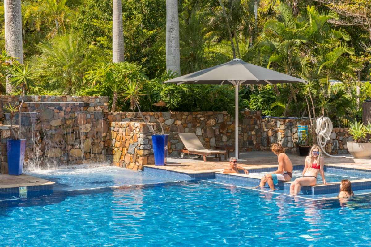 Airlie Beach: Jet Ski Tour With Visit To Palm Bay Resort & Pizza Lunch