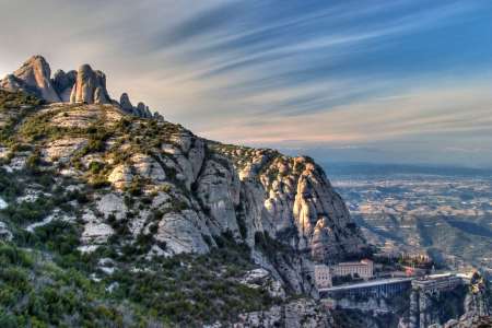 Desde Barcelona: Tour De Medio Día A Montserrat Por Tu Cuenta