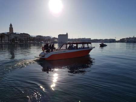 Excursão De Barco De 5 Ilhas A Partir De Split: Visite A Gruta Azul E Hvar