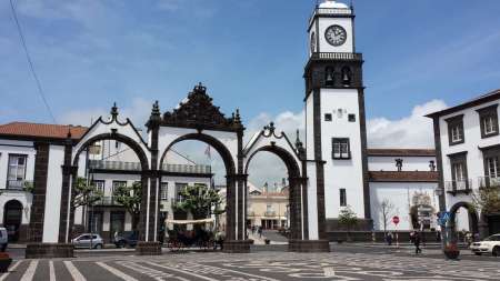 Azores: Private Transfer From The Airport To Ponta Delgada City