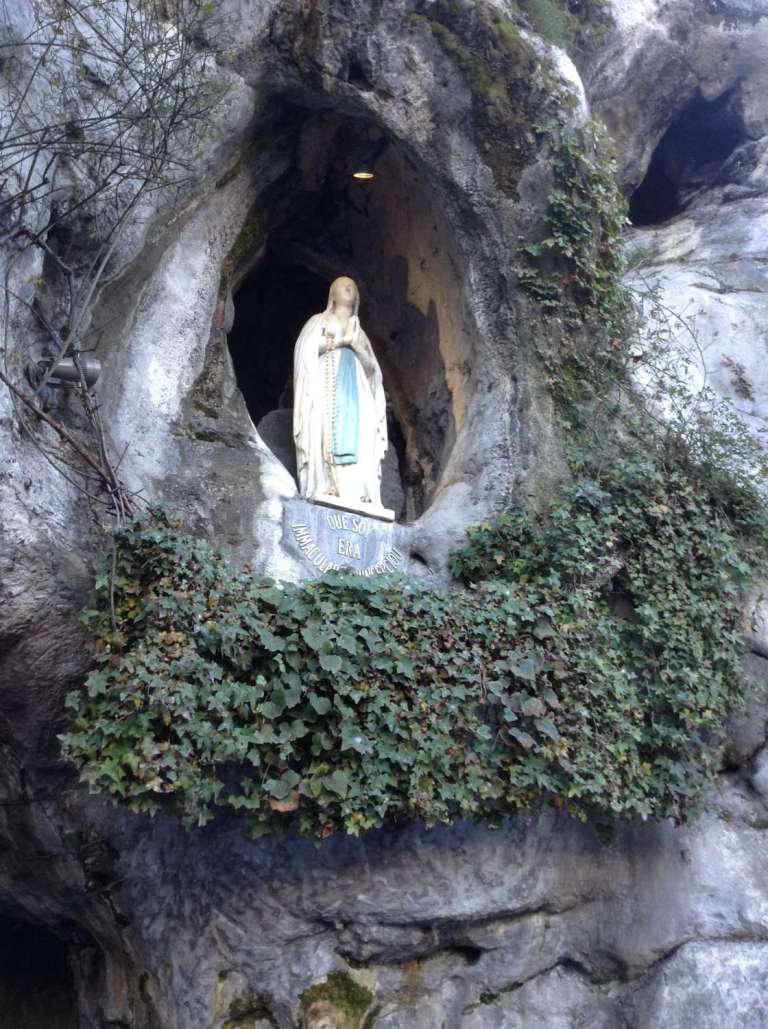 3-Hour Spiritual Tour Of The Sanctuary Of Lourdes | experitour.com