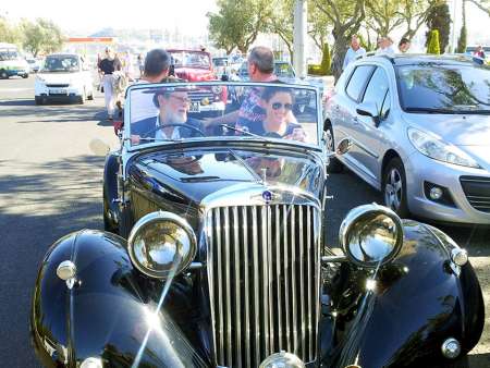 Half-Day Tour In A Classic Car In Sintra