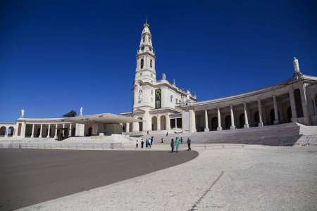 Von Lissabon Aus: Private Tour Durch Fatima, Batalha, Nazaré Und Óbidos