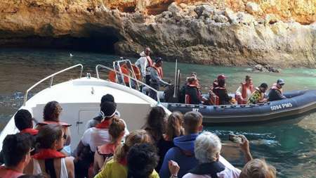 Algarve: Excursion En Bateau Dans La Grotte De Benagil Avec Visite En Jeep Et Cave Avec Déjeuner