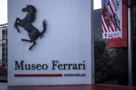Von Rom: Ganztagesausflug Zum Ferrari-Museum Und In Die Stadt Bologna