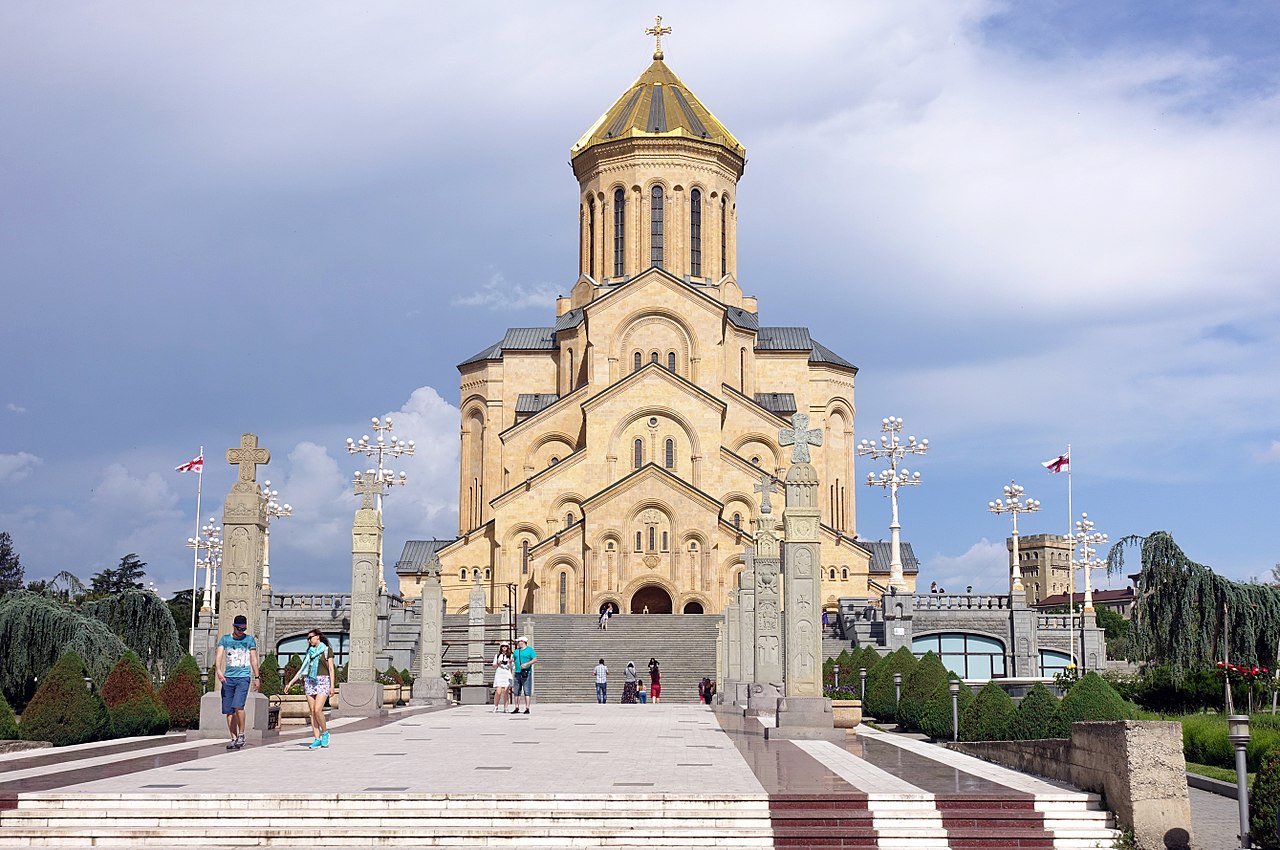 храм самеба в тбилиси