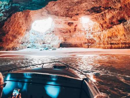 Excursão De Barco Particular À Caverna De Benagil Saindo De Armação De Pêra